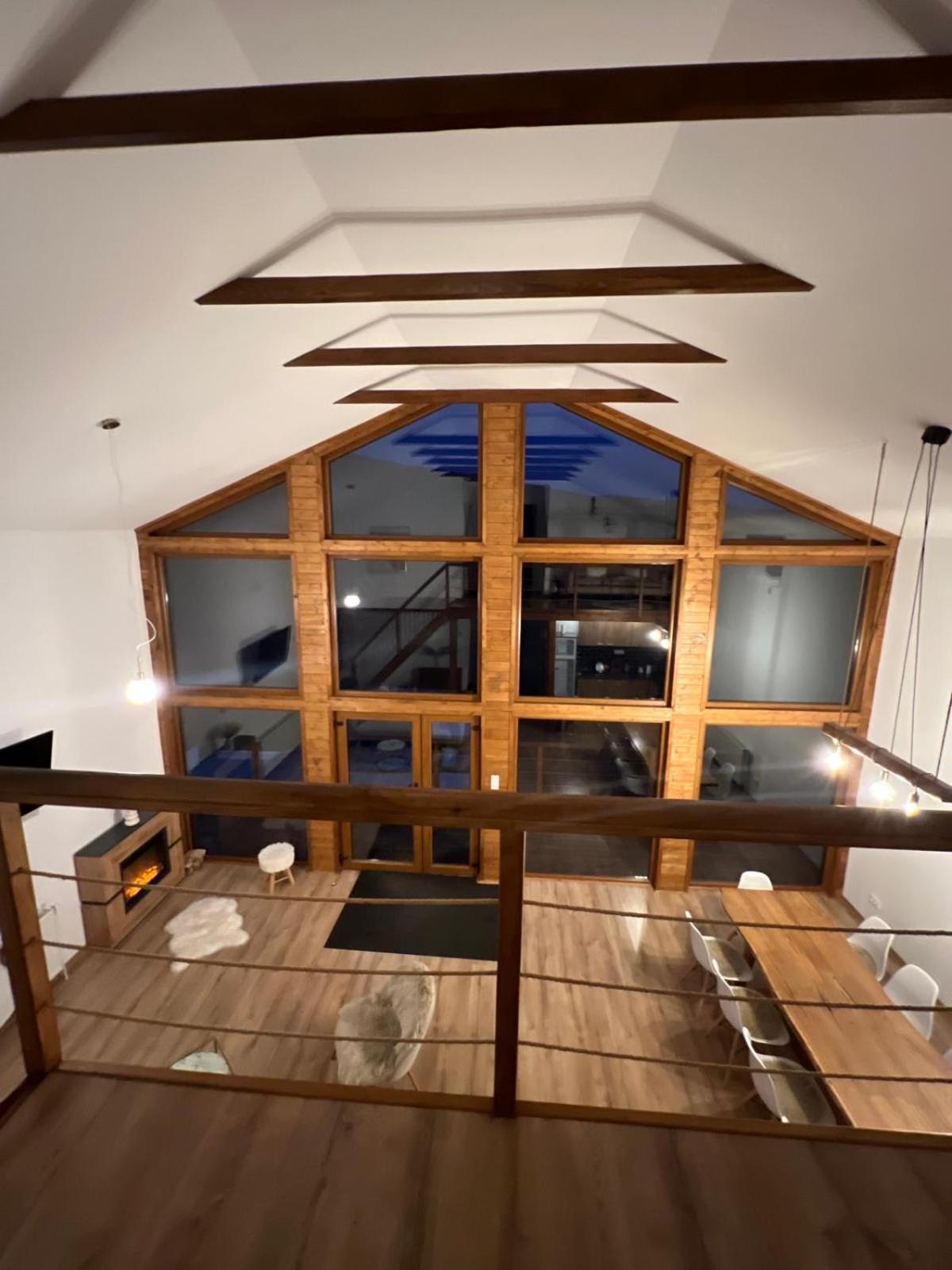 Le Chalet M - Cabana Cu O Panorama De Poveste. Surdesti  Экстерьер фото