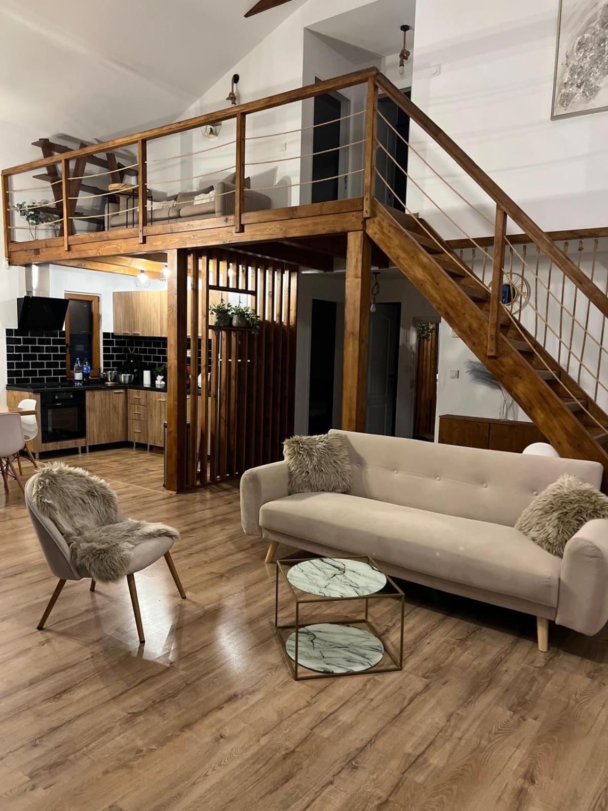 Le Chalet M - Cabana Cu O Panorama De Poveste. Surdesti  Экстерьер фото