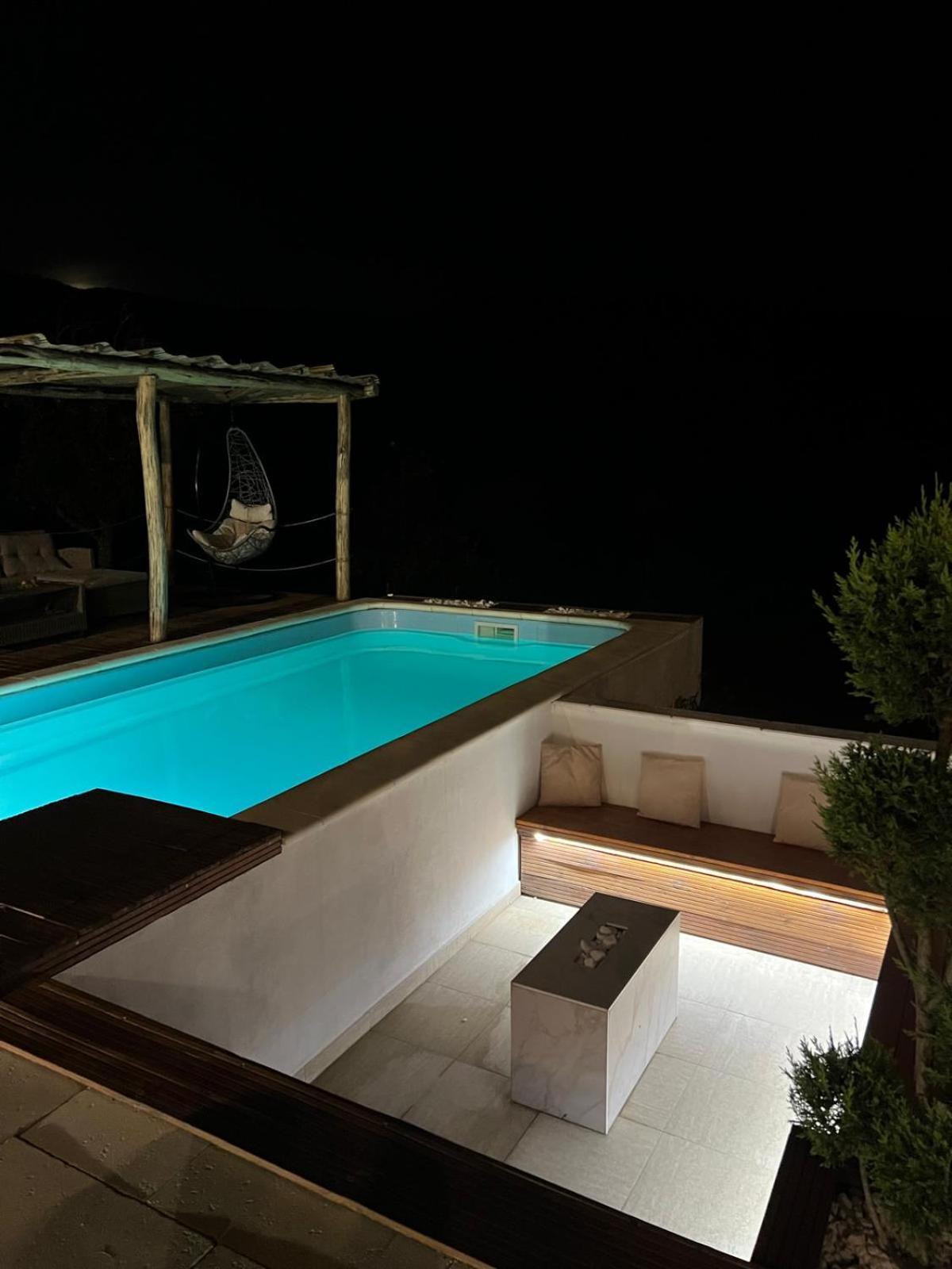 Le Chalet M - Cabana Cu O Panorama De Poveste. Surdesti  Экстерьер фото