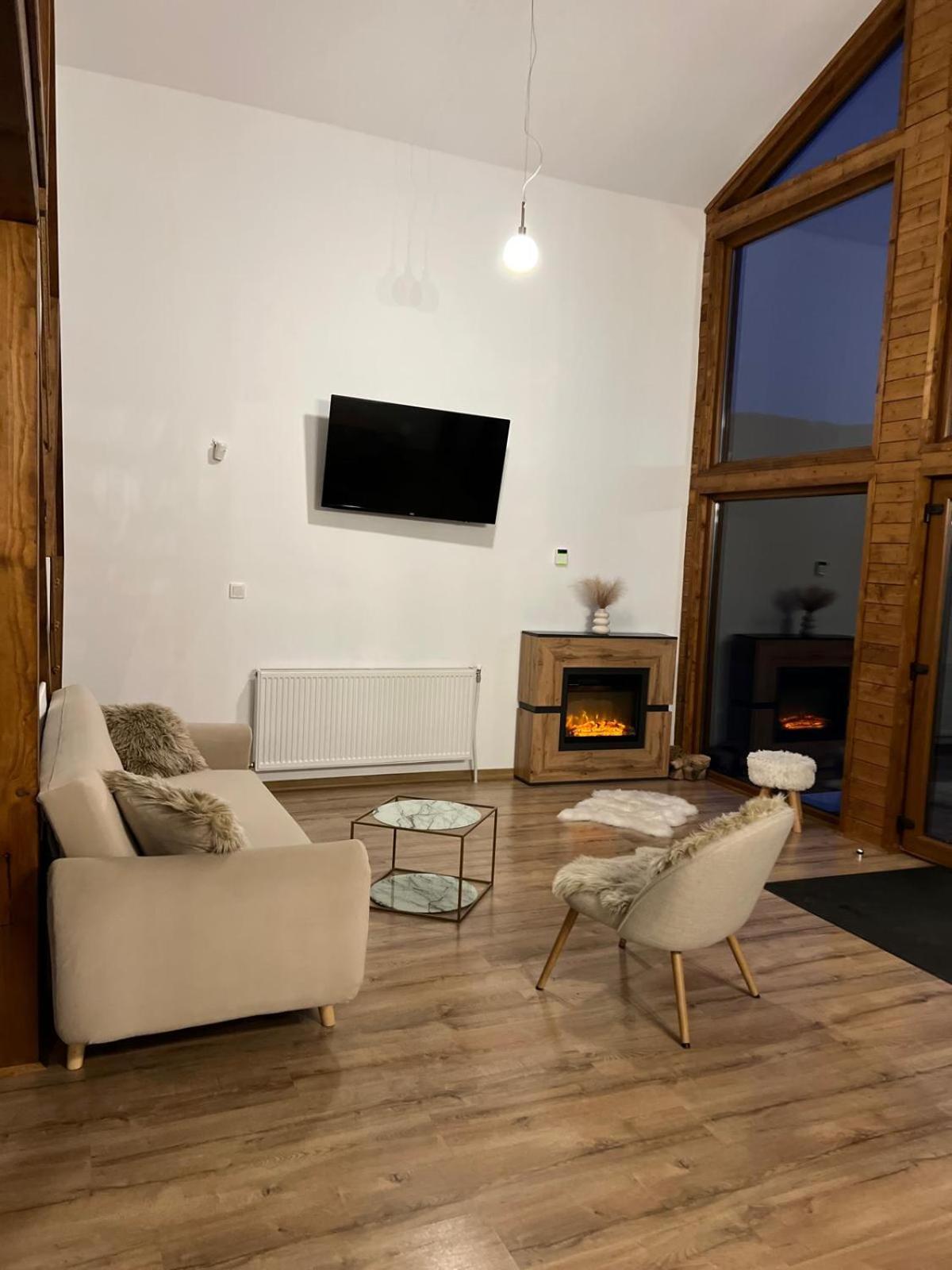 Le Chalet M - Cabana Cu O Panorama De Poveste. Surdesti  Экстерьер фото