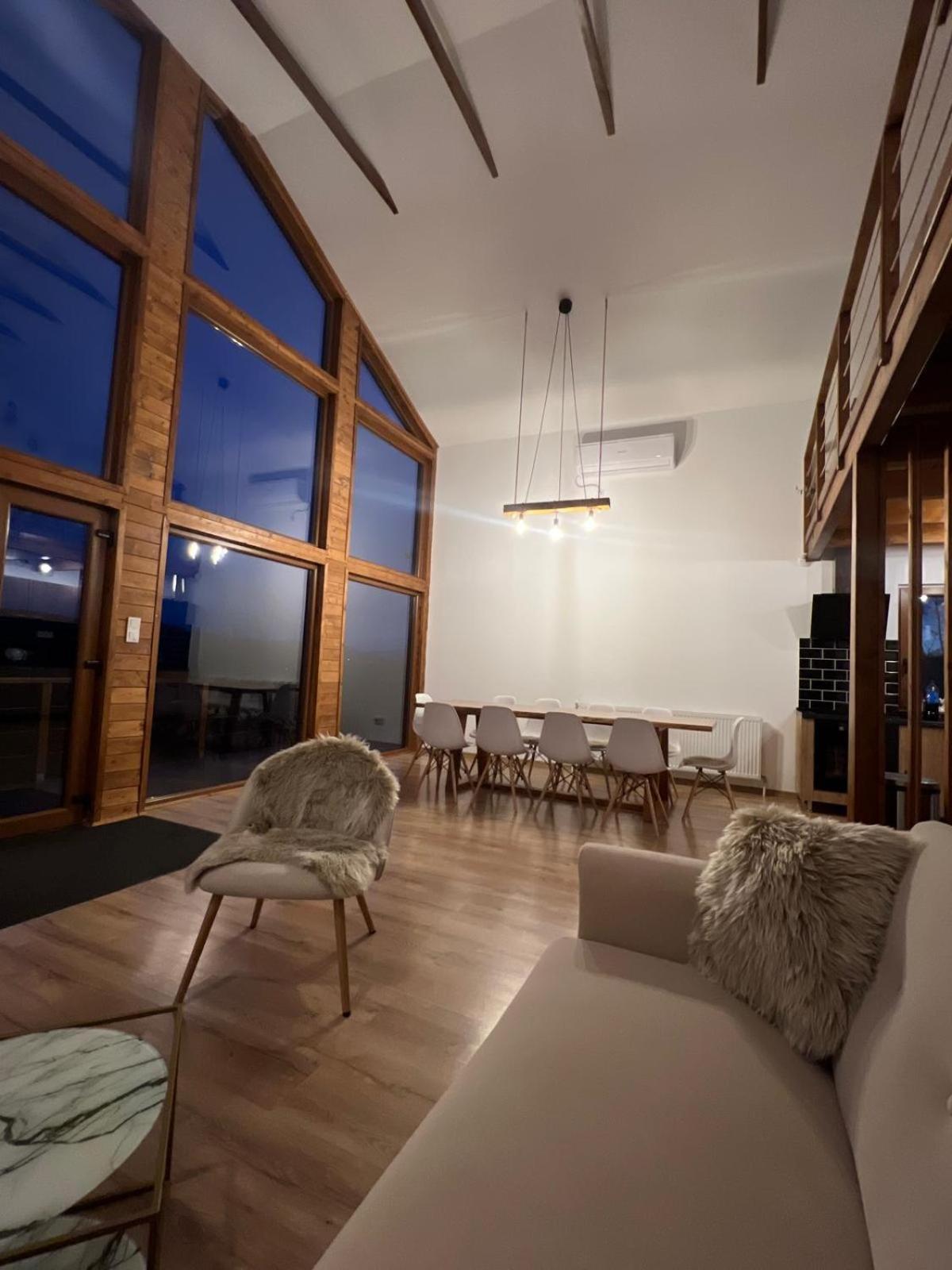 Le Chalet M - Cabana Cu O Panorama De Poveste. Surdesti  Экстерьер фото