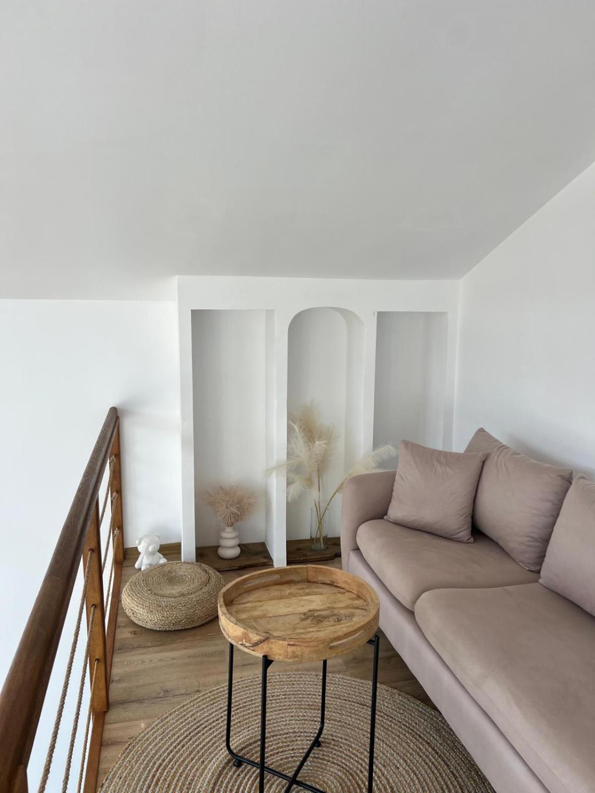 Le Chalet M - Cabana Cu O Panorama De Poveste. Surdesti  Экстерьер фото